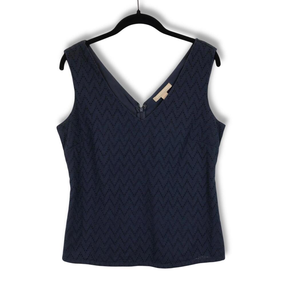 Stylish Banana Republic Sleeveless Top - Size 6